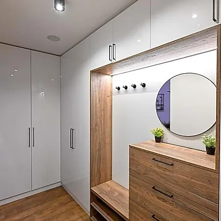 Ovruc - Rodinny 111 Hotel 4*